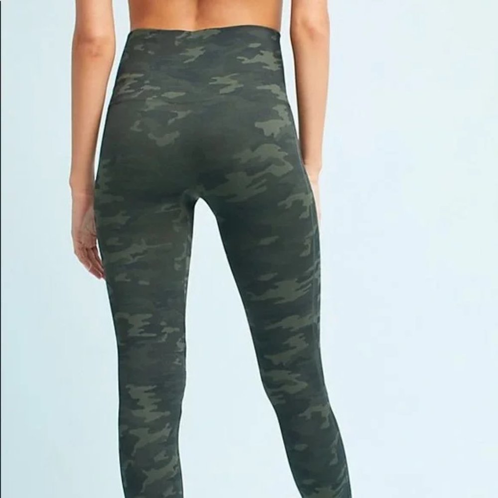 Spanx Look at Me Wow Camo Seamless High Rise Sculpting Leggings Camo